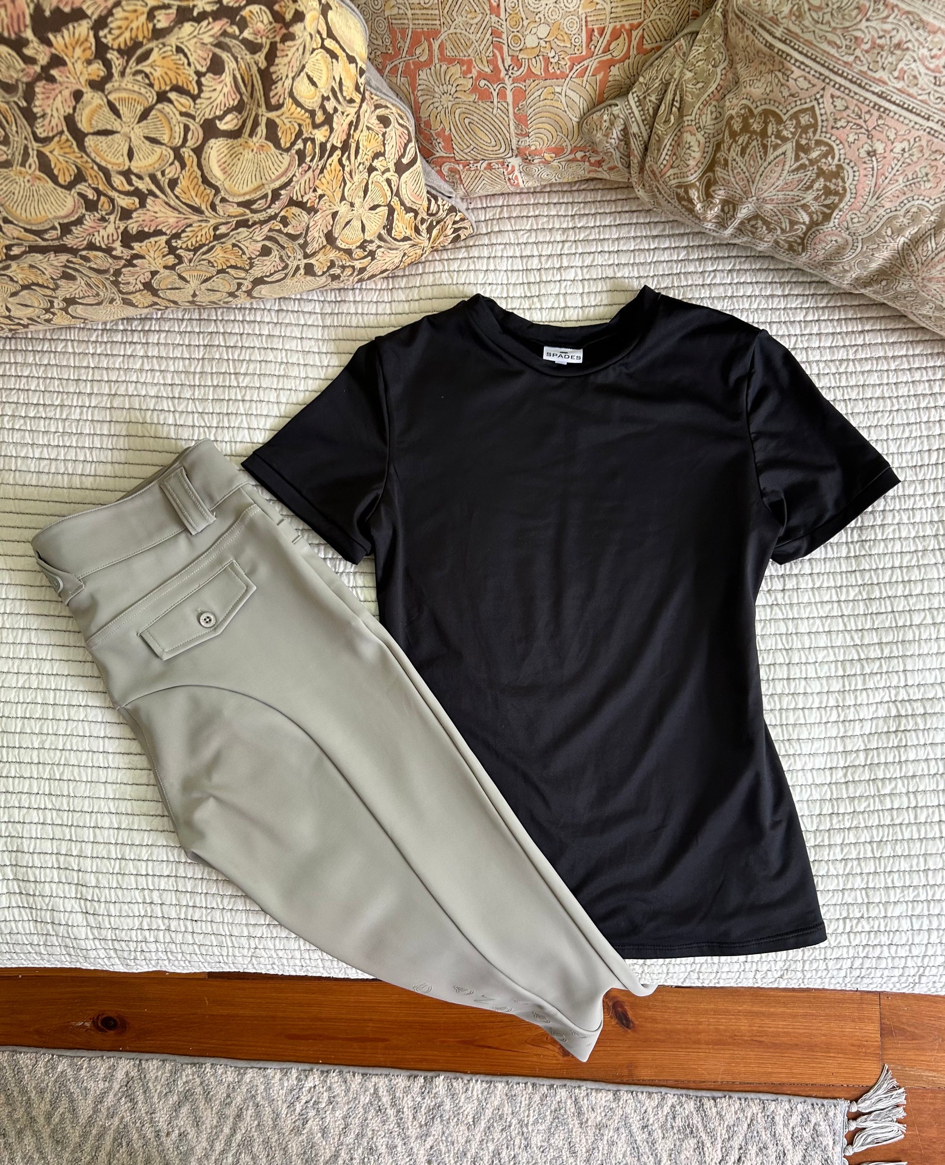 Spades Schooling Top- Black